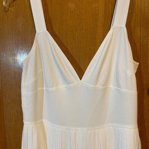 Vince Women's Pleated Jumpsuit - Picture 4 of 9